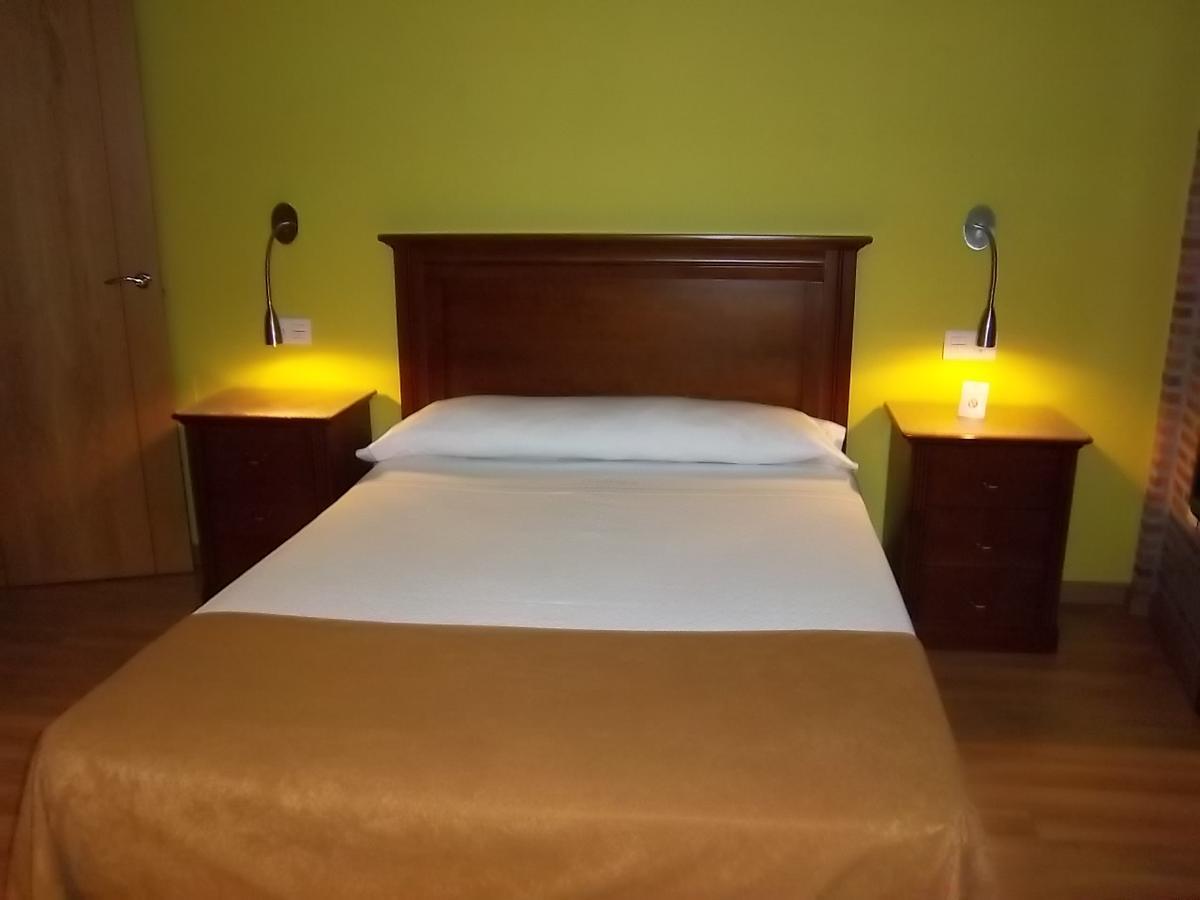Apartamentos Entrepalacios アビレス エクステリア 写真